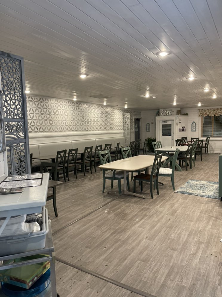 Joe's Place counter and dining room decor